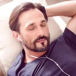 دانلود رایگان پلی لیست موسیقی بی کلام آرام برای تمرکز و استراحت (chill lofi)