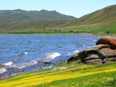 دریاچه نئور محل ملاقات آسمان و زمین در مرز اردبیل و بهشت گیلان