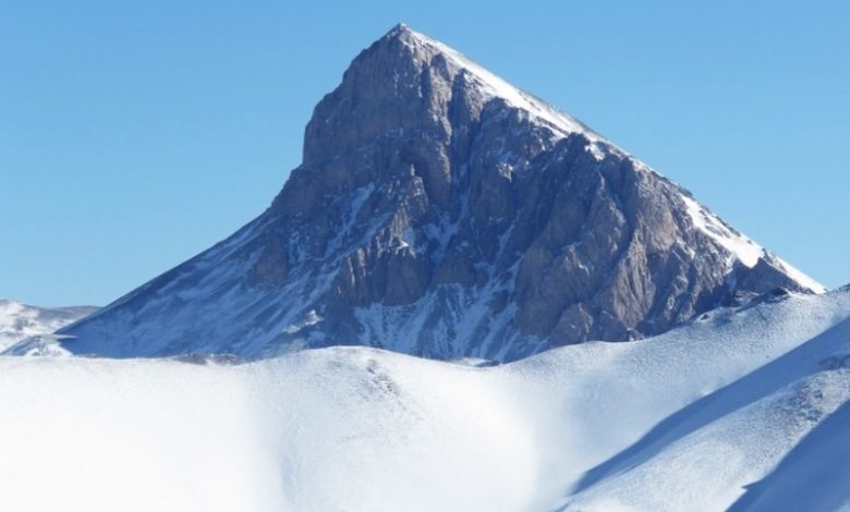 آزادکوه و صعود به تختگاه شاهزاده کج‌ گردن یا نگین منفرد البرز مرکزی