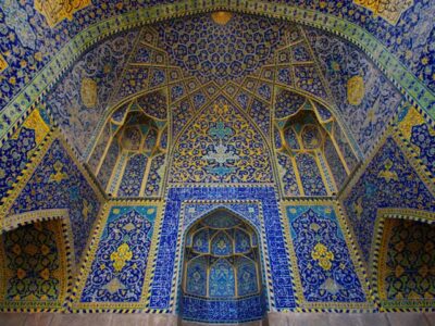 مسجد امام اصفهان (مسجد شاه) و راهنمای کامل معماری و کاشی کاری و شگفتیهای صوتی